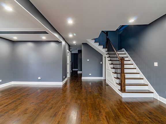 4th image of 2338 S 59th Ct