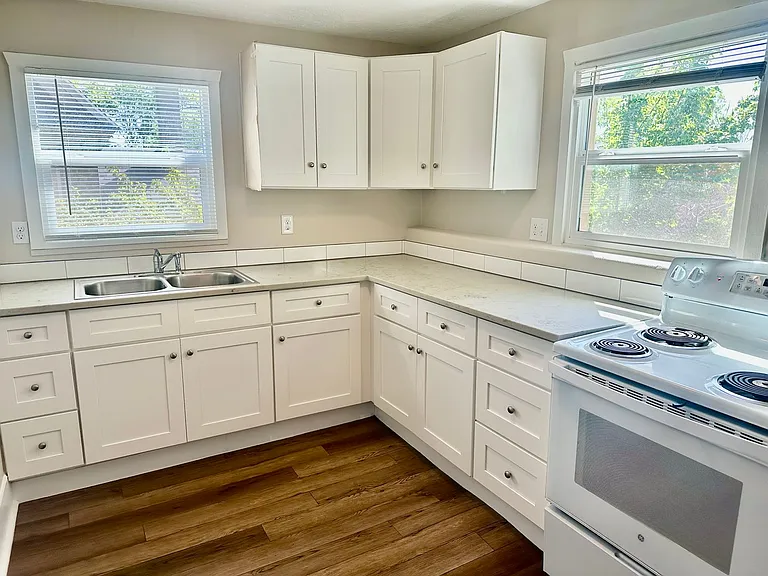 2025 W Mallon Ave — Photo 7