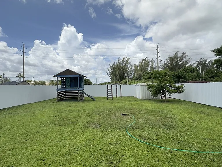 11106 Sacco Dr — Photo 30