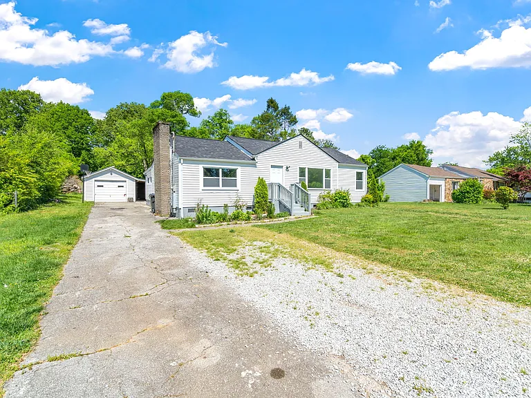 5700 Ridgefield Rd — Photo 3