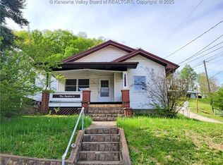 100 3rd Ave, Clendenin, WV 25045