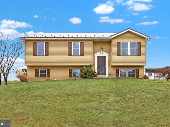 1274 Courtney Dr, Chambersburg, PA 17201