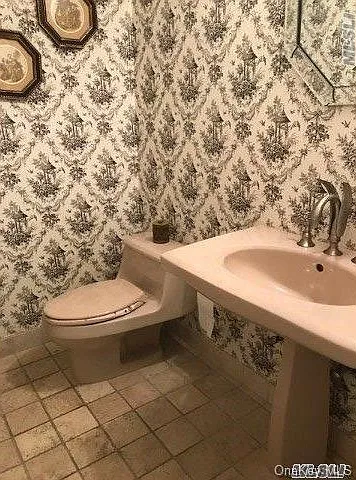 18 Wimbledon Dr — Photo 10