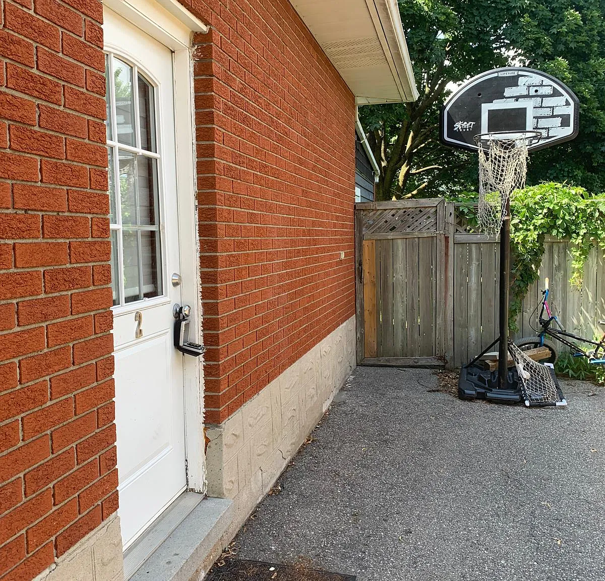 3 bed, 1000 sqft, $1,795 — Photo 2