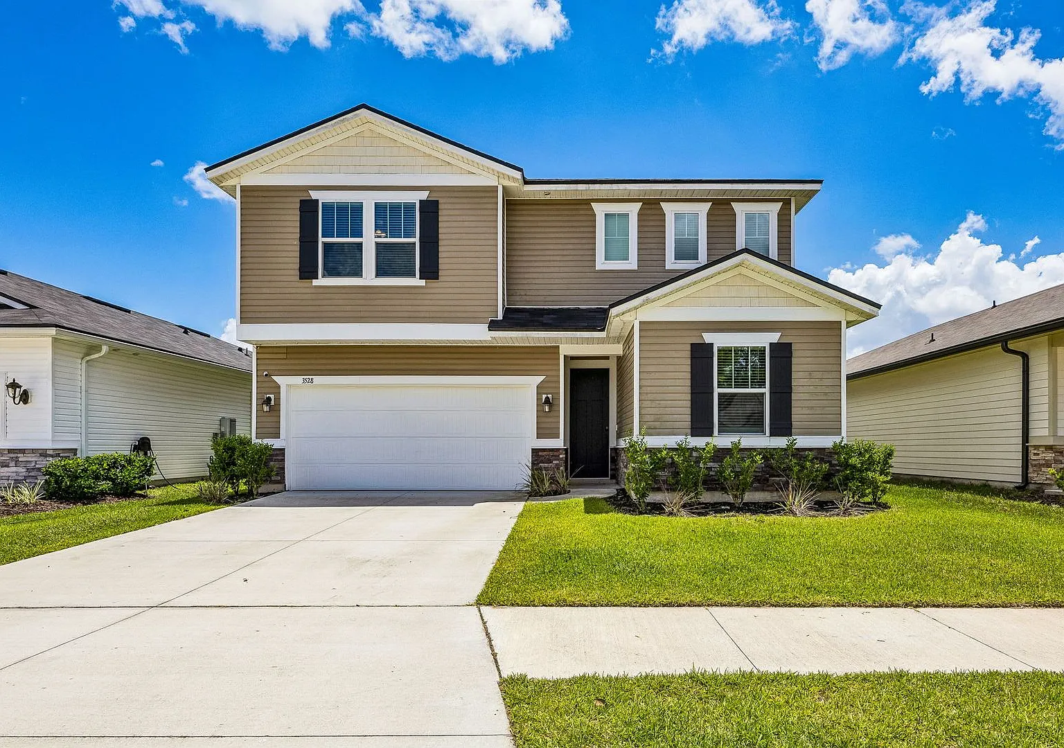 Immaculate 4 bedroom, 2.5 bathroom home with a dedicated office, spacious loft, and 2,648 square ... — Photo 1