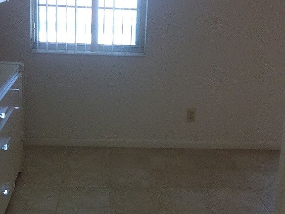 3rd image of 82 Stratford F