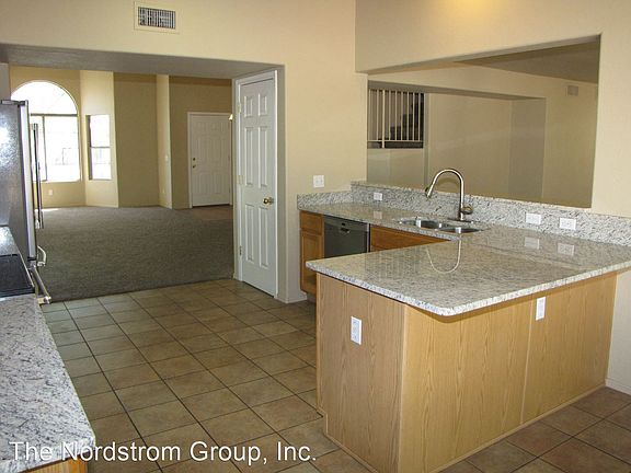 3rd image of 11143 N Divot Dr