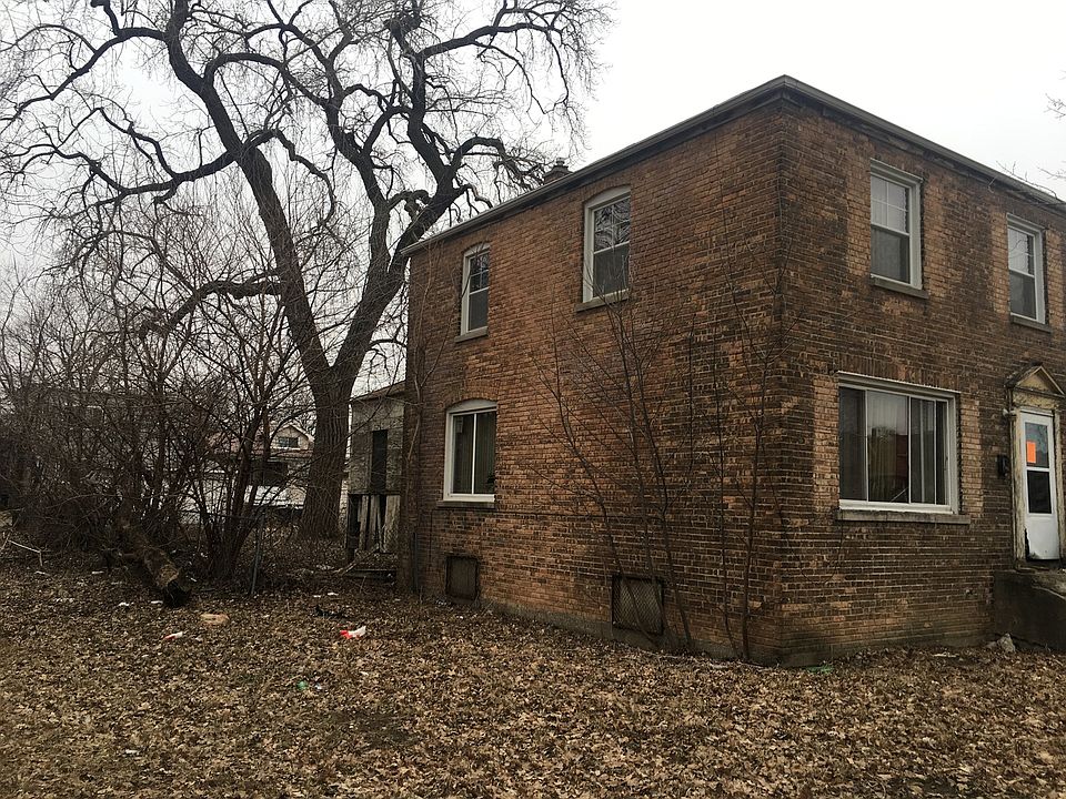 2nd image of 8844 S Carpenter St #1
