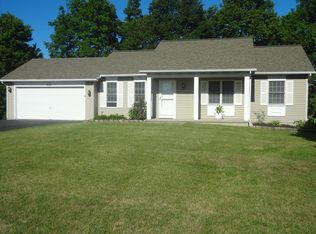 922 Dibbles Trl, Webster, NY