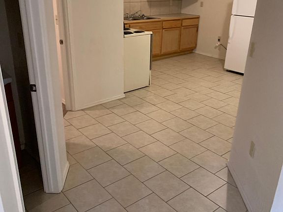 5th image of 400 S Kentucky St APT B
