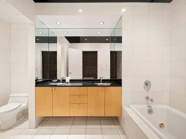 129 Duane Street image 6 of 15