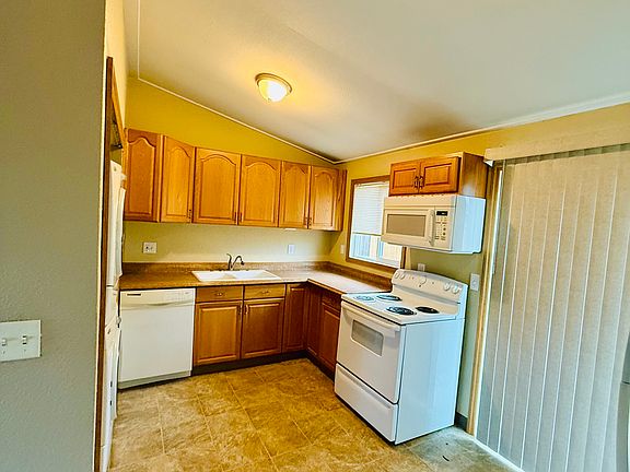 2nd image of 3516-3518 E L St