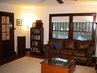 1613 N Elm St photo 1