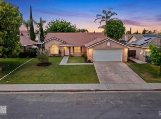 5914 Summer Country Dr, Bakersfield, CA