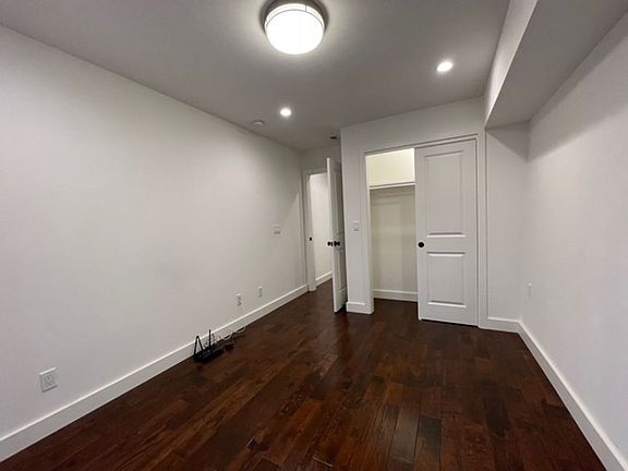 3rd image of 938 Ingerson Ave APT B
