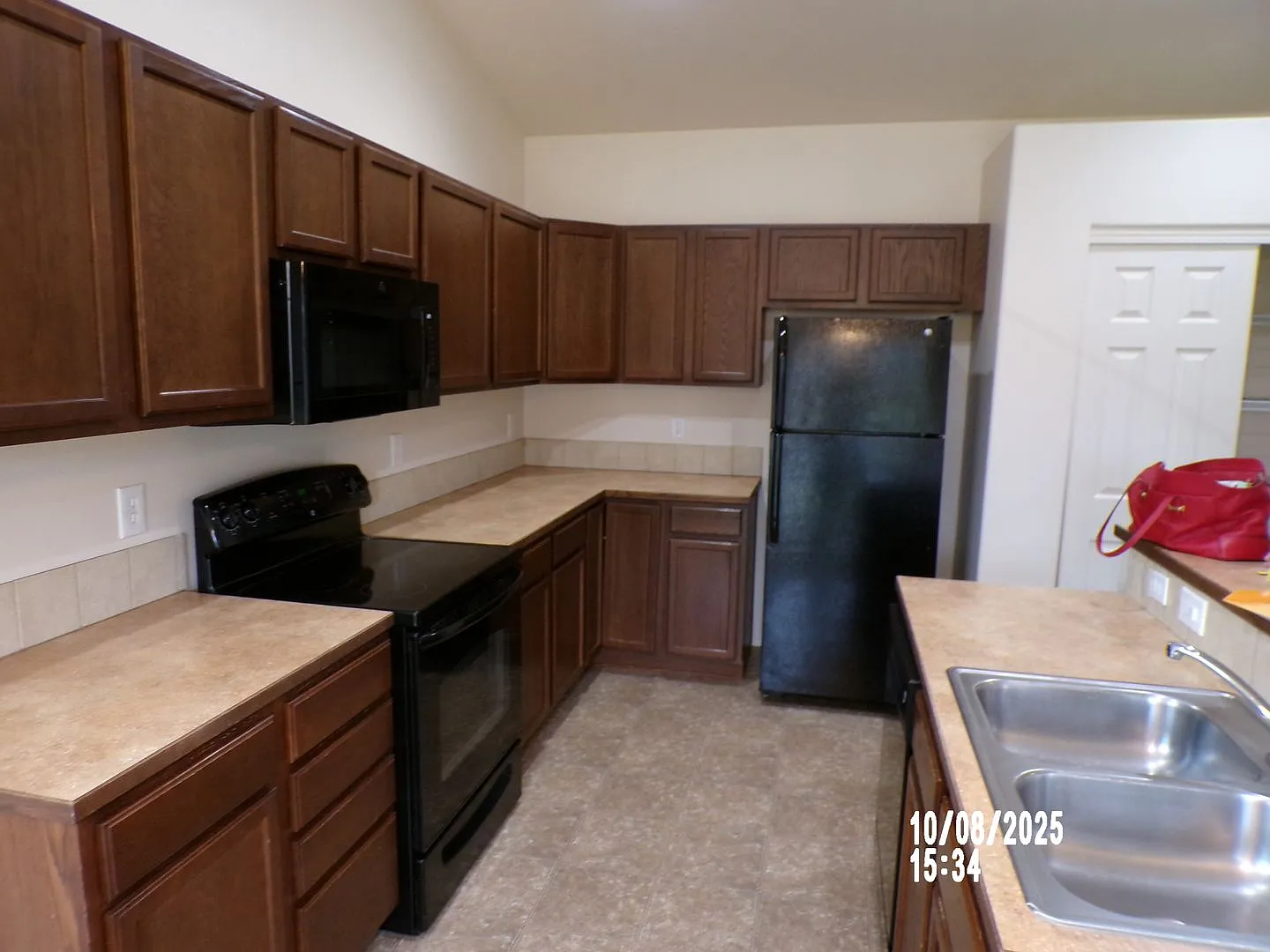 Spacious 3 bed 2 bath private cul-de-sac — Photo 3