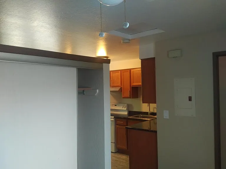 248 College Ct #B — Photo 5