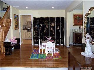 2nd image of 5 Marion Ln