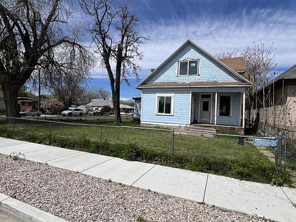 2nd image of 302 Parry St