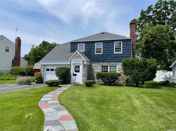 775 E Carl Avenue, Baldwin, NY 11510