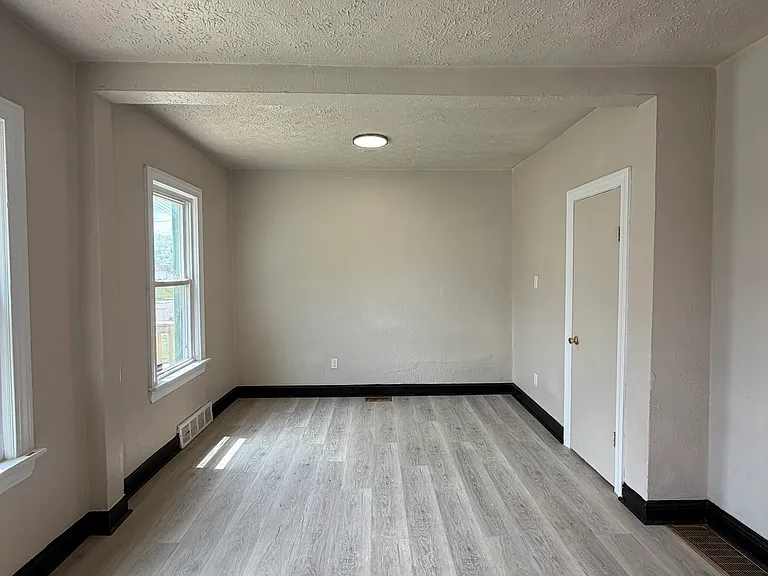 10225 Avon Ave — Photo 2