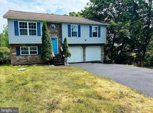 8071 Chambers Hill Rd, Harrisburg, PA 17111