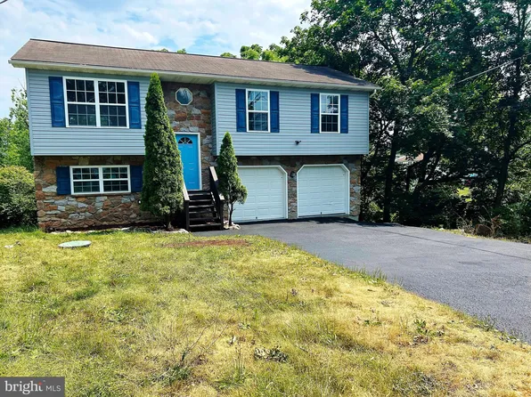 8071 Chambers Hill Rd, Harrisburg, PA 17111