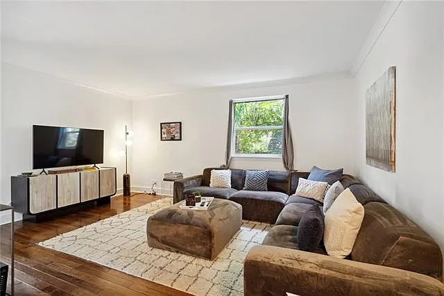 1430 Jackson Ave #205 — Photo 6