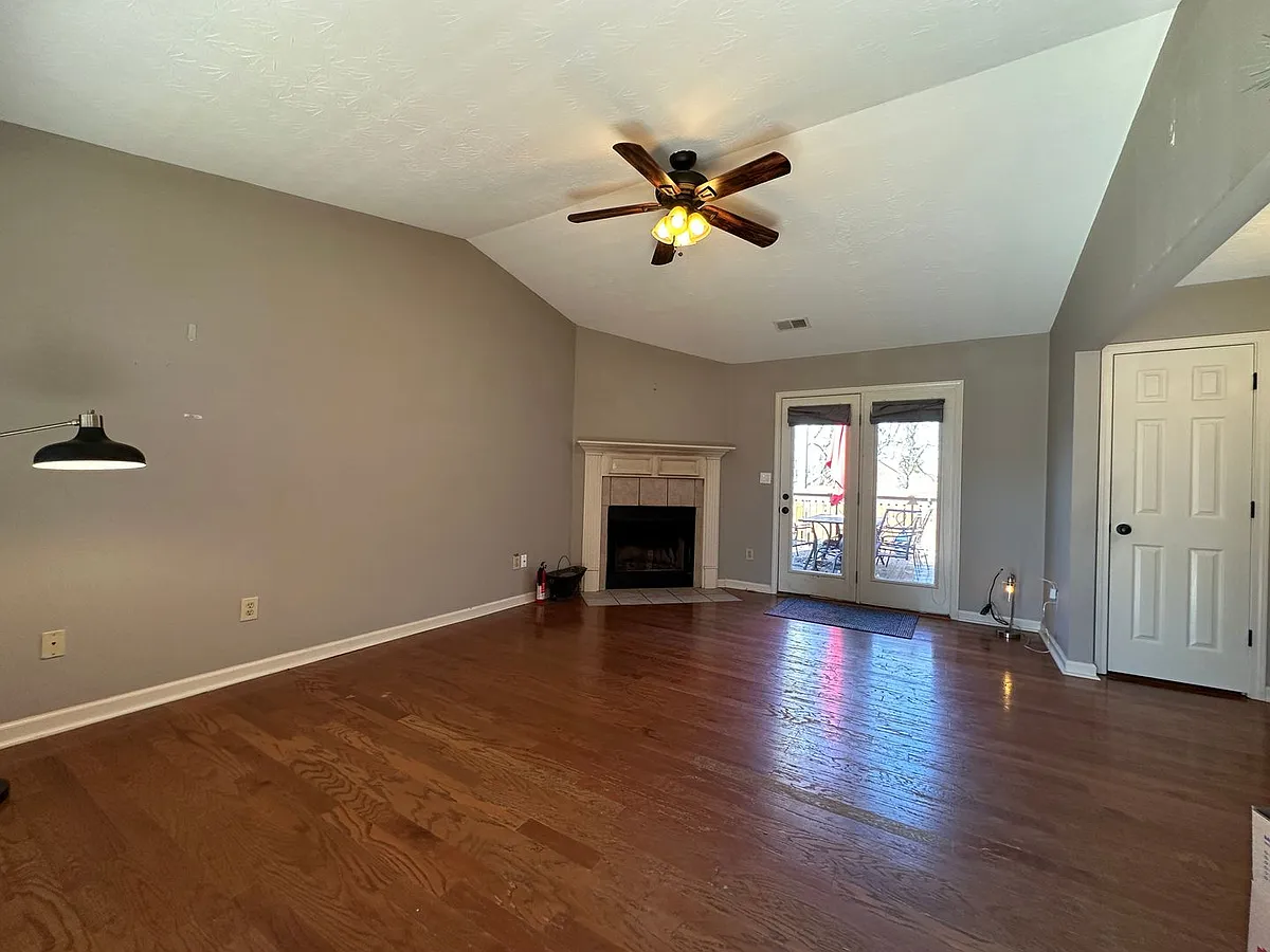 Building Photo - 324 Pleasant Pointe Dr