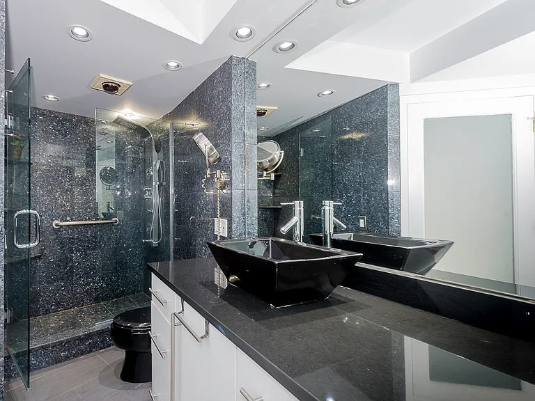 Bathroom_10192023