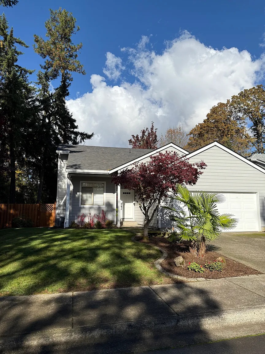 9230 SW Claridge Dr photo 1