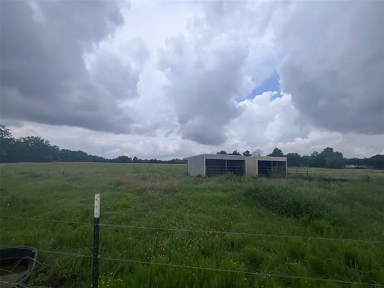 470 FM 896 — Photo 23