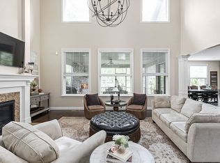 2808 W High Grove Cir, Zionsville, IN 46077