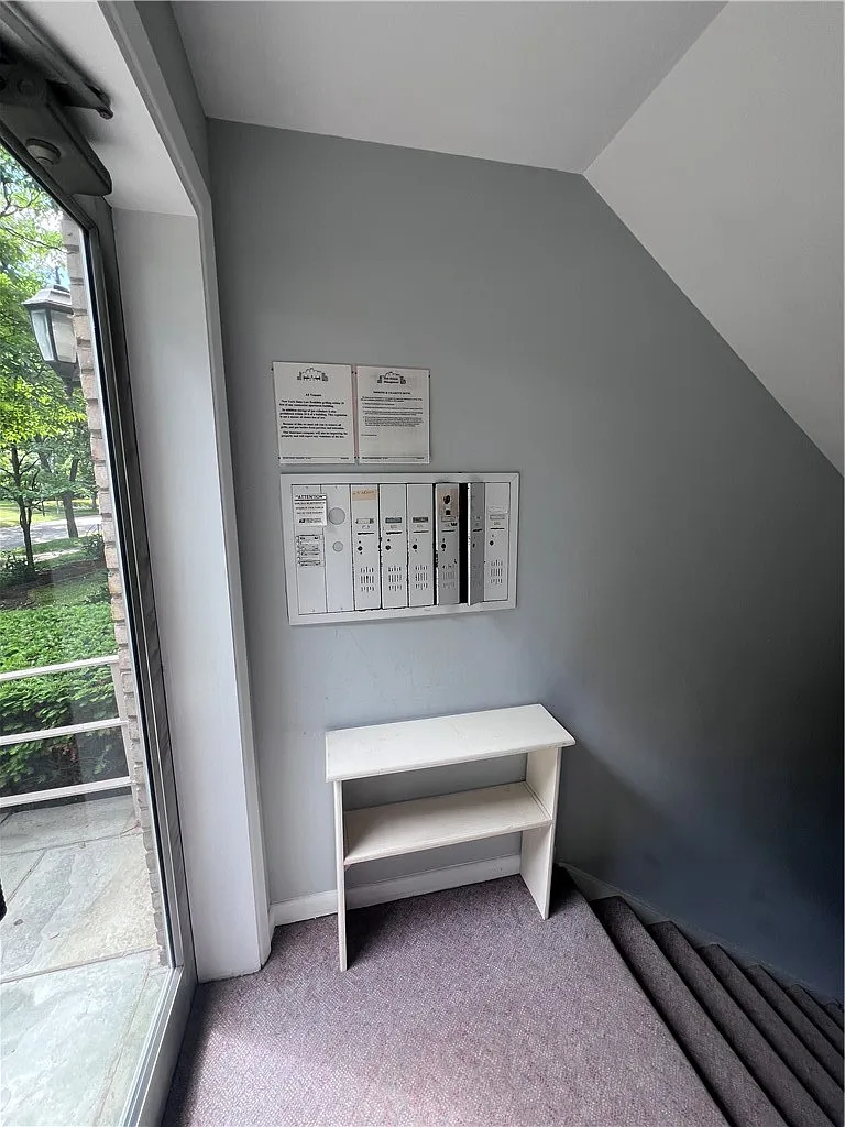 2 bed, 2.0 bath, 1052 sqft, $1,525 — Photo 3