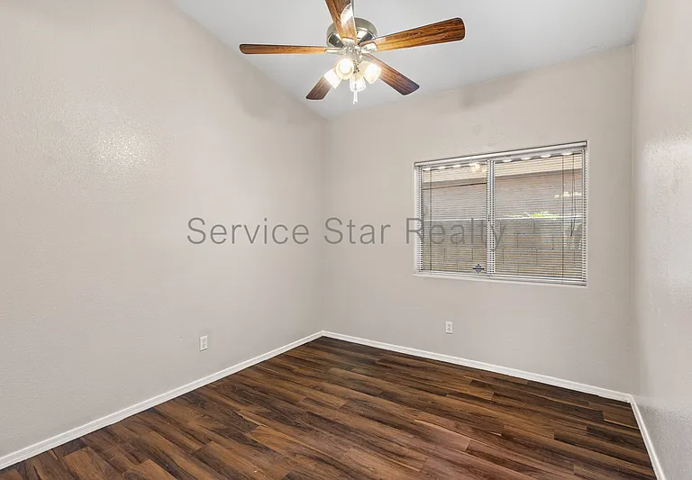 1318 E Saint John Rd — Photo 14