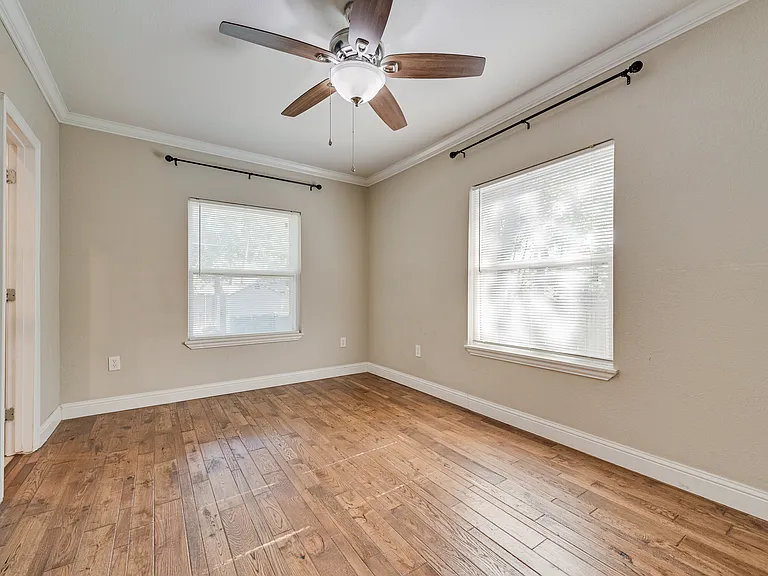 811 Kidd Springs Dr — Photo 15