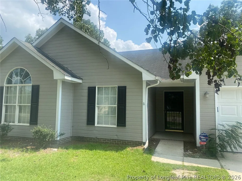 3 bed, 2.0 bath, 1262 sqft, $1,550 — Photo 1
