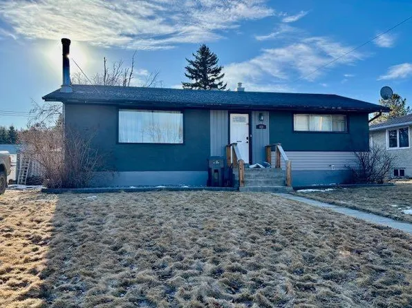 122 N Willow Dr, Hinton, AB T7V 1E3