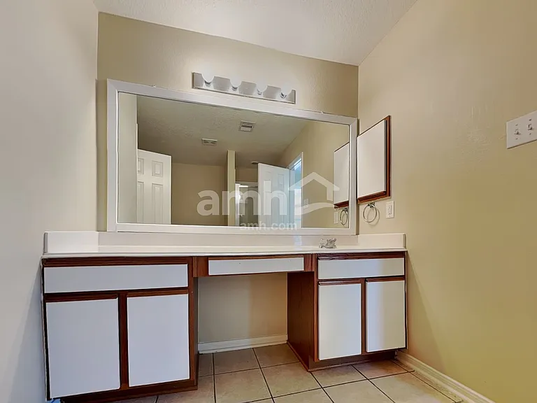 5602 Darby Square Trl — Photo 13