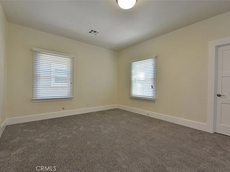 470 W Center St — Photo 10