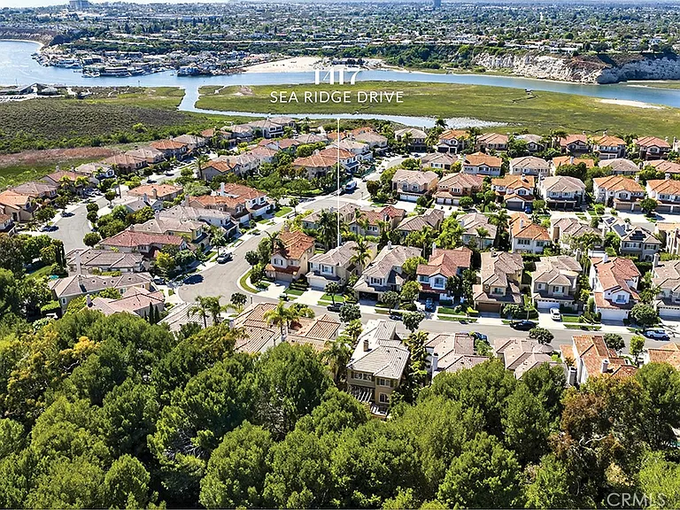 1417 Sea Ridge Dr — Photo 36