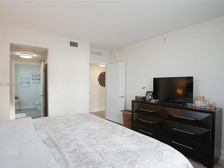 117 NW 42nd Ave #708 — Photo 7