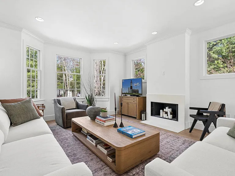 23 Shorewood Dr — Photo 4
