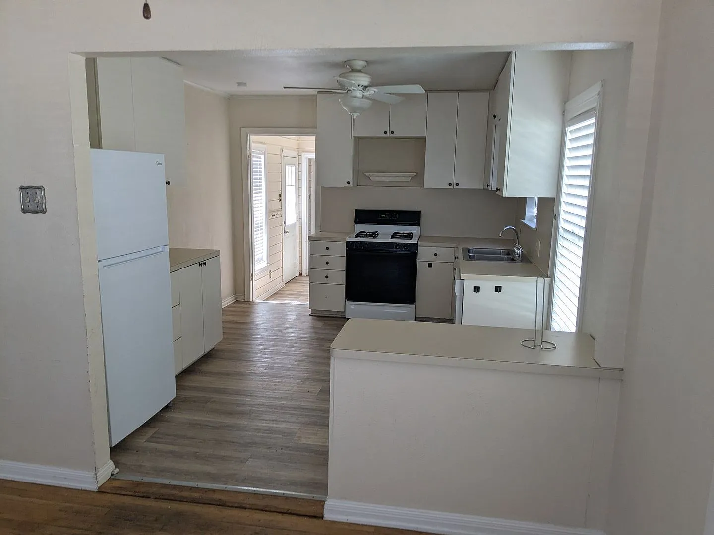 3 Bed 1 Bath with Bonus Room, Laundry Room, and Raised Deck — Photo 3
