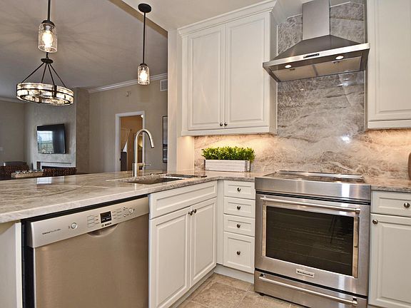 4th image of 2305 Edgewater Dr Unit 1609