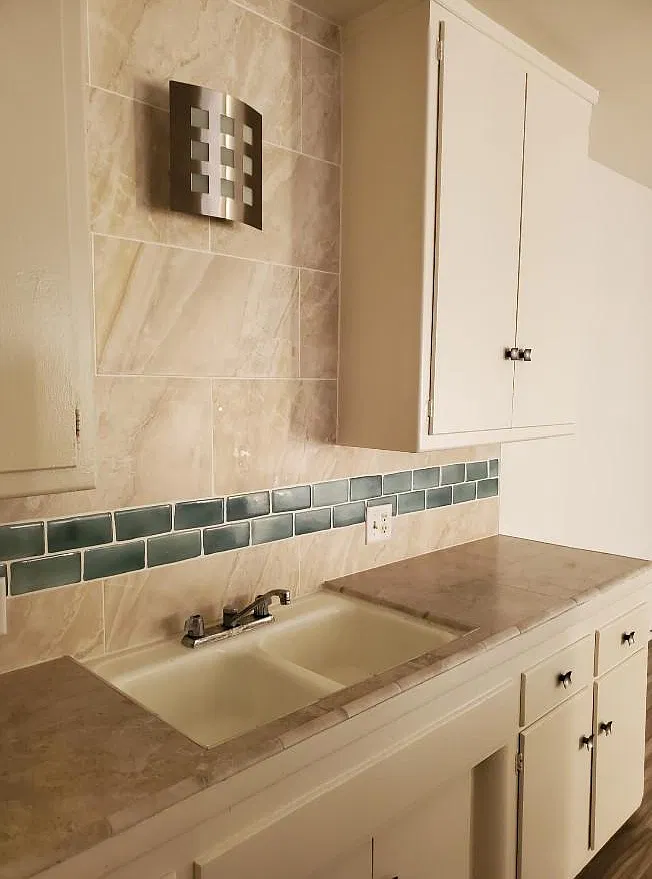 1150 Manhattan Beach Blvd — Photo 3
