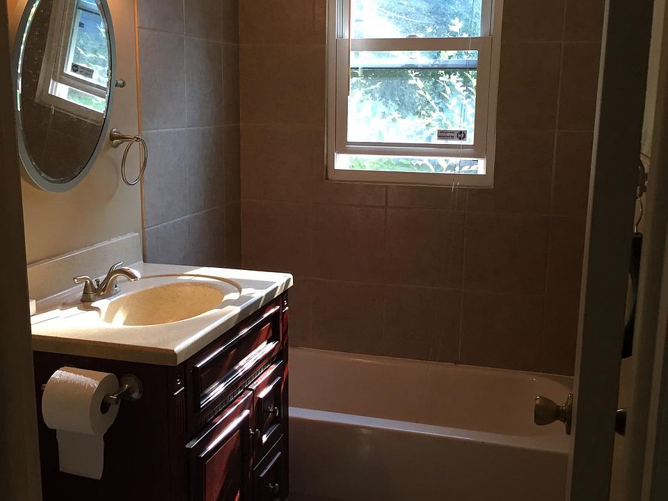 2nd image of 4709 Evanston Ave