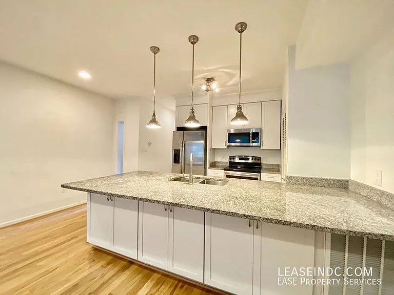 1721 11th St NW #1 — Photo 5