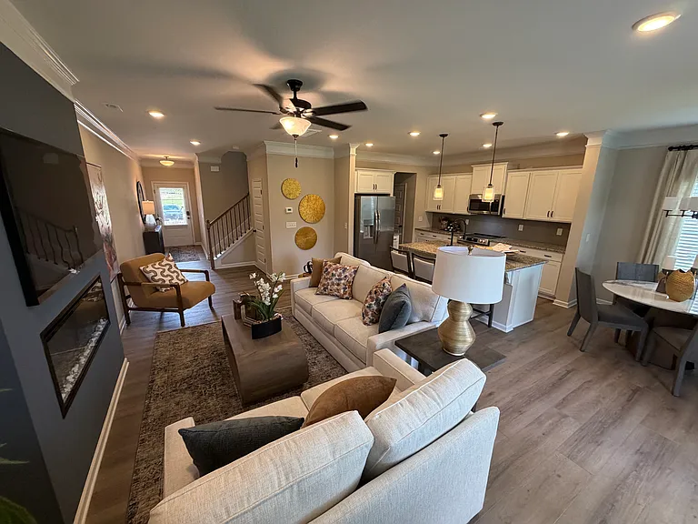 4905 Dresden Loop — Photo 7