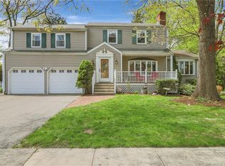 20 Sekelsky Dr, Stratford, CT 06614